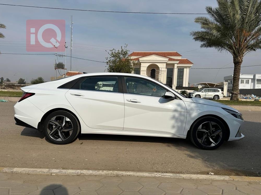 هیوندای ئەلەنترا